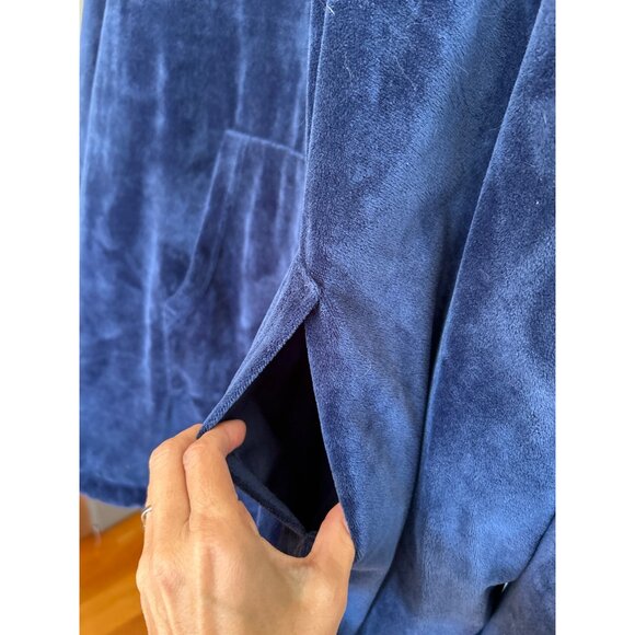 NFL Team Apparel New England Patriots Reversible Sherpa Hoodie Blue Pullover O/S - Picture 3 of 12